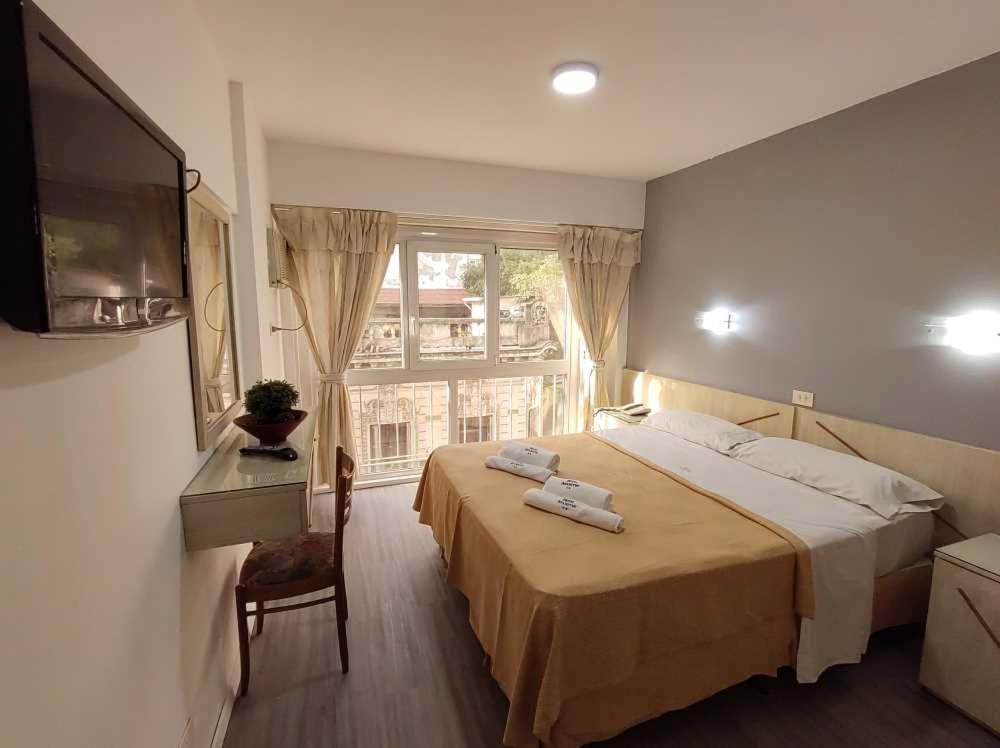 Adm Ayamitre Hotel Buenos Aires Bagian luar foto
