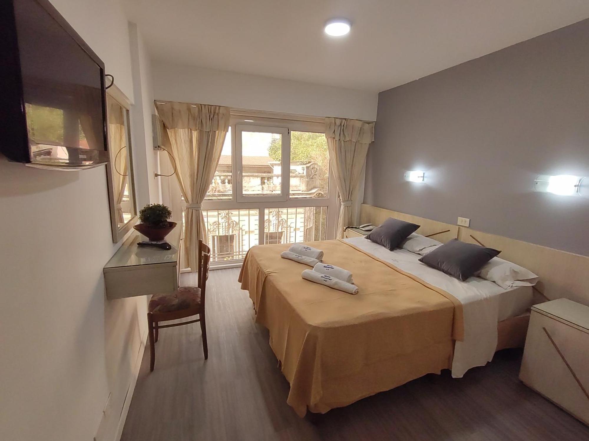 Adm Ayamitre Hotel Buenos Aires Bagian luar foto