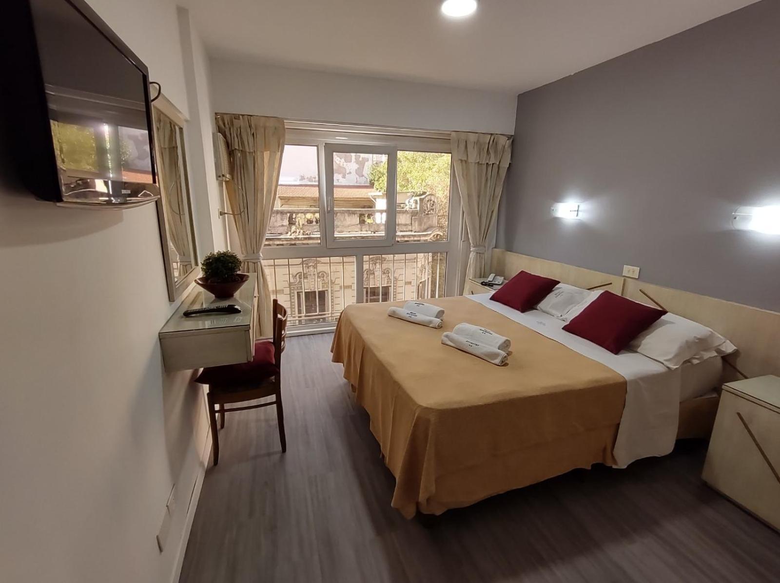 Adm Ayamitre Hotel Buenos Aires Bagian luar foto
