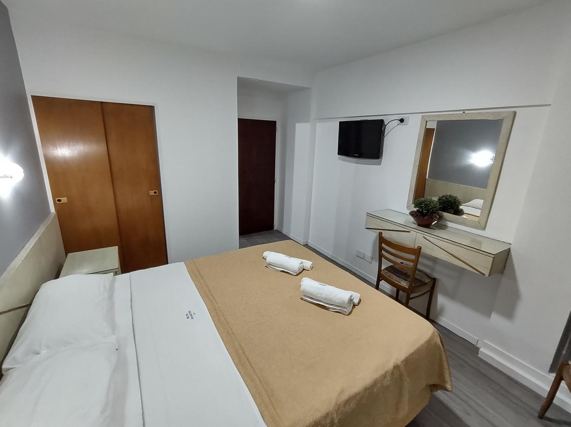 Adm Ayamitre Hotel Buenos Aires Bagian luar foto